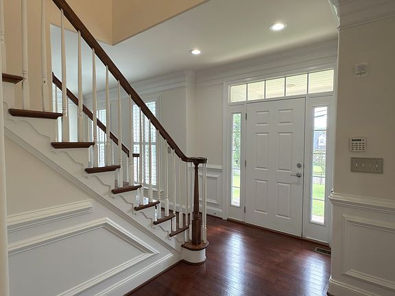 3rd image of 6902 Alpine Dr