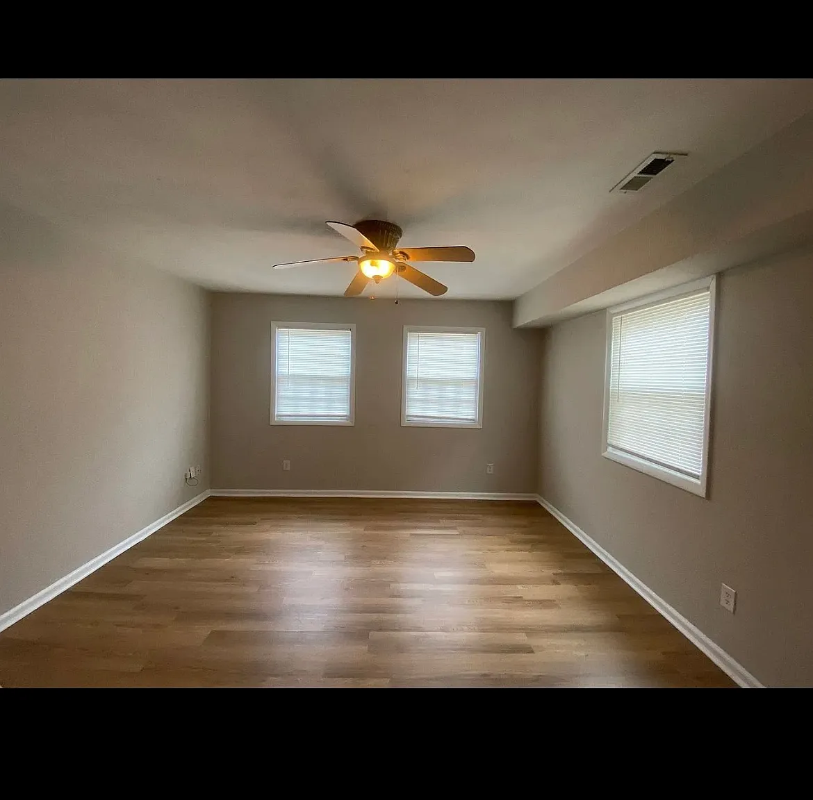2 bed, 1.5 bath, 1000 sqft, $2,200 — Photo 4