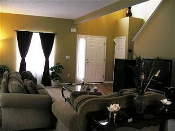 2nd image of 2025 Sycamore Dr