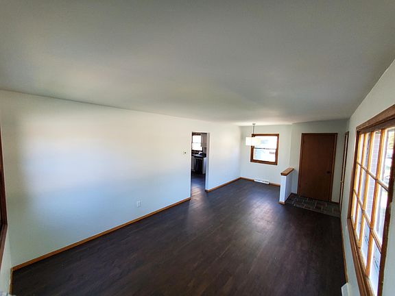 4th image of 9901 W Lincoln Ave