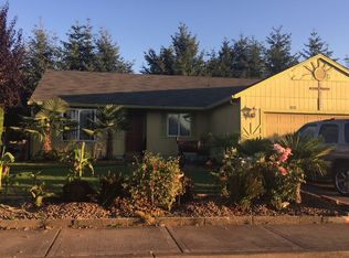 1091 Country Ln, Woodburn, OR