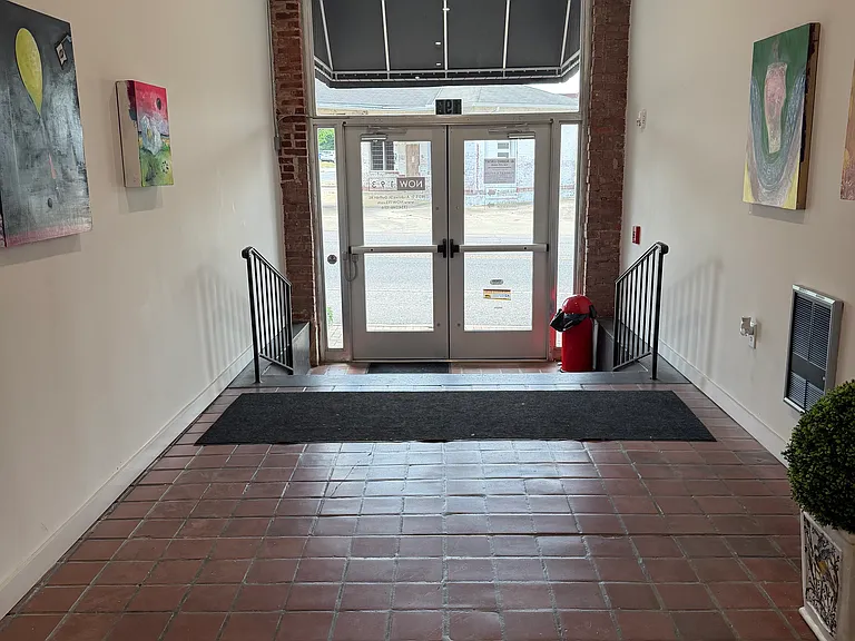 193 S Saint Andrews St #21 — Photo 8