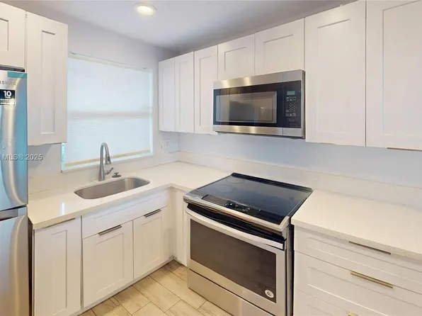 8951 Sunrise Lakes Blvd APT 108, Sunrise, FL 33322