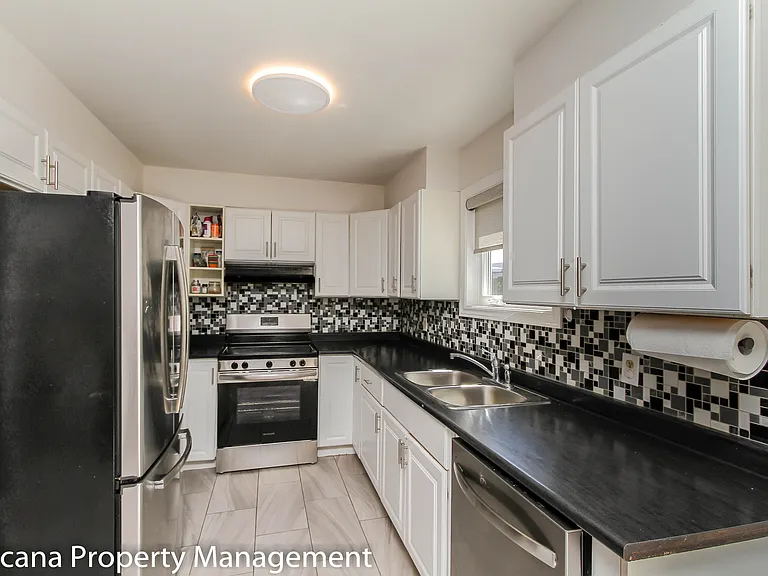 72 Burlington Cres #1 — Photo 11