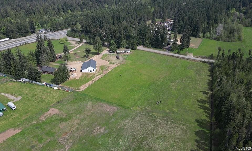 1st image of 981 Pratt Rd