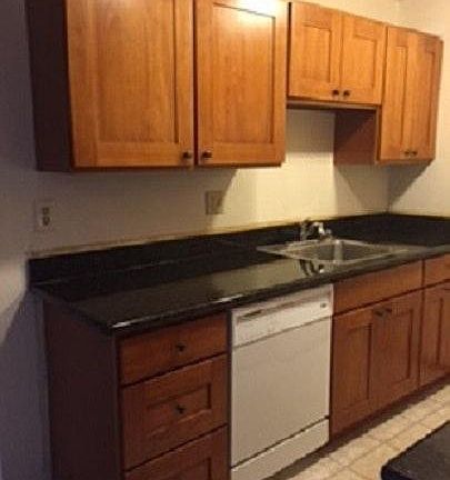 2nd image of 1530 NE 146th St APT 108