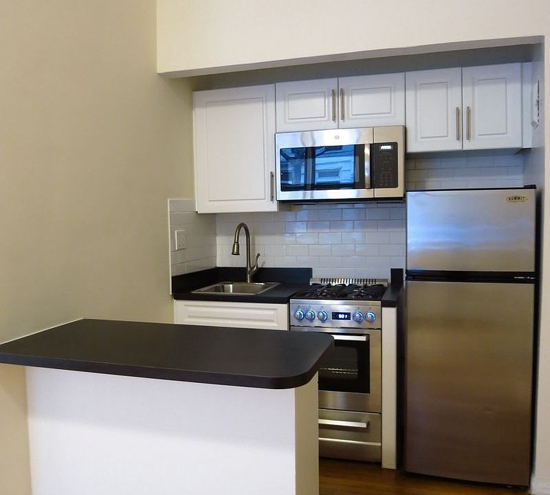 1st image of 207 E 89th St APT B1