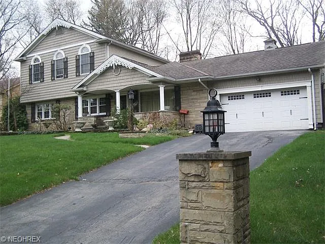2209 Volney Rd photo 1