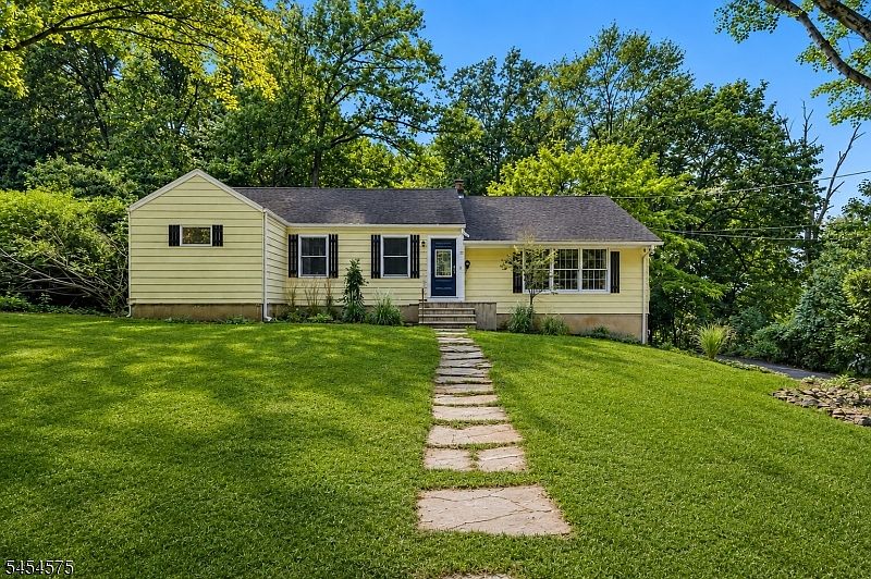 1st image of 27 Inwood Rd