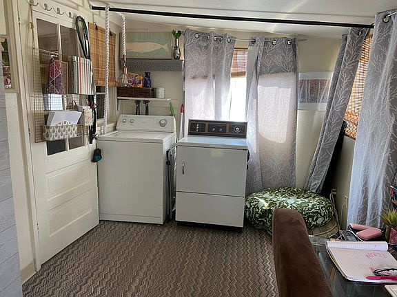4th image of 557 1/2 S Logan St #2