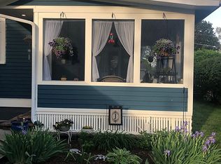 33 N Green St, Carpentersville, IL
