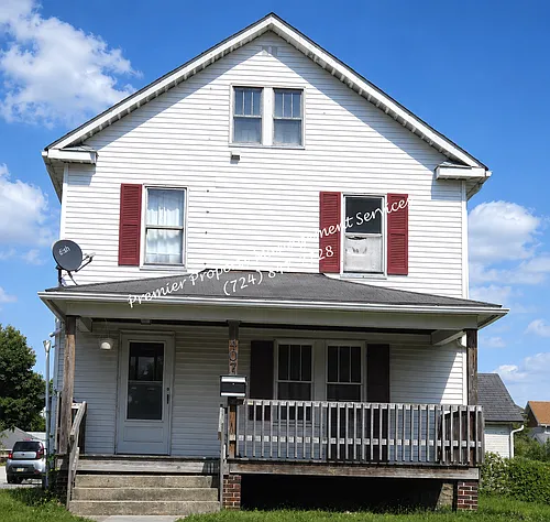 407 Bridge St Photo 1
