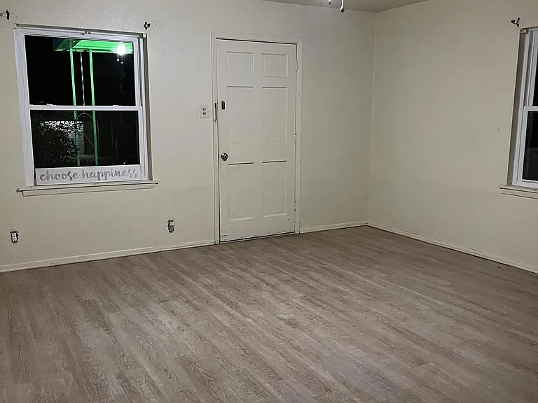 1435 S Rusk St — Photo 2