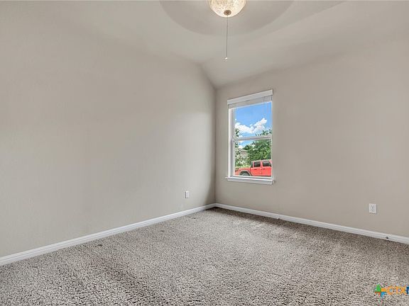 5th image of 701 Sweet Gum Dr