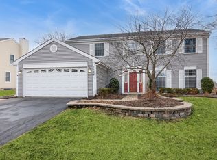 1108 Hill Crest Dr, Carol Stream, IL 60188