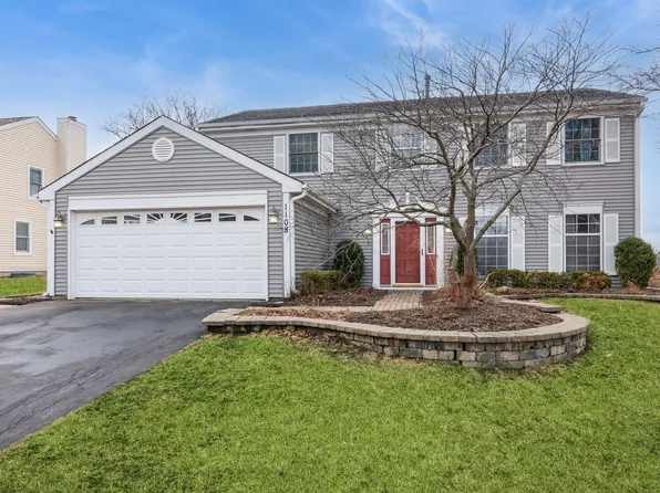 1108 Hill Crest Dr, Carol Stream, IL 60188