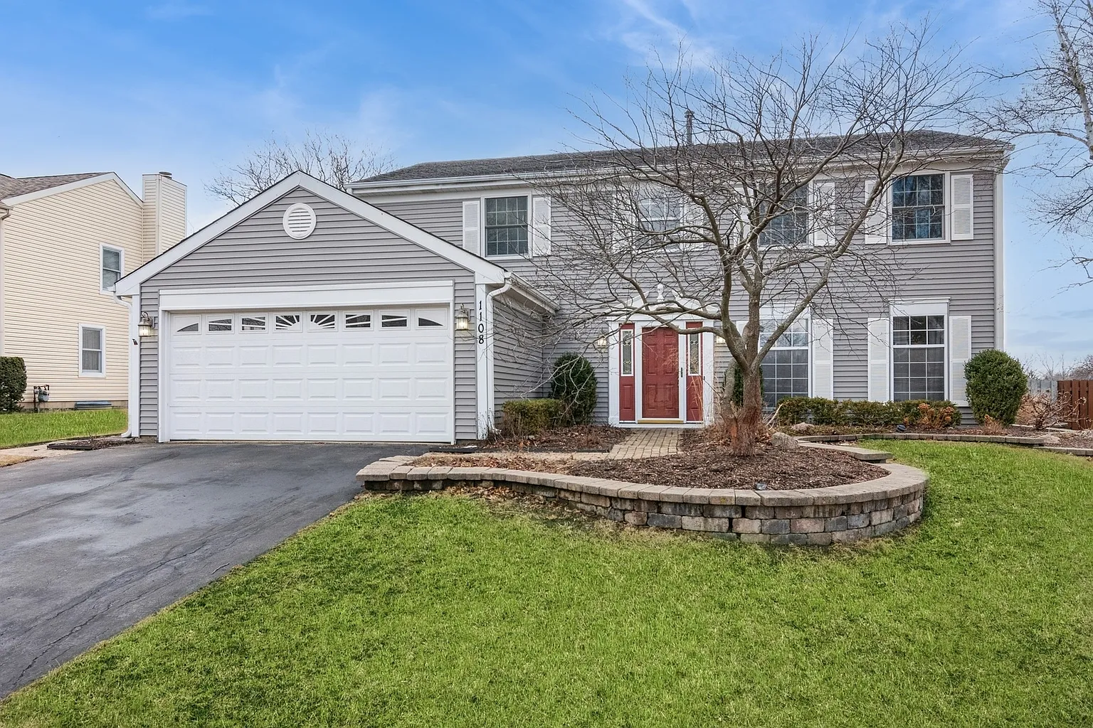 1108 Hill Crest Dr photo 1