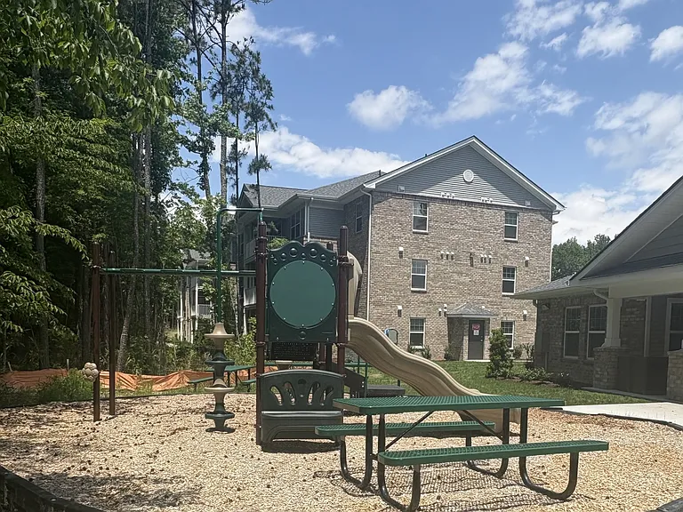 Oak Terrace — Photo 8