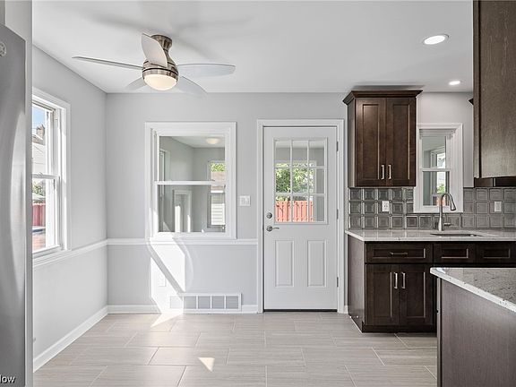 4th image of 14274 Lakewood Heights Blvd