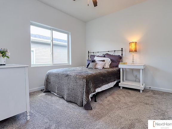 4th image of 5924 Loxton St