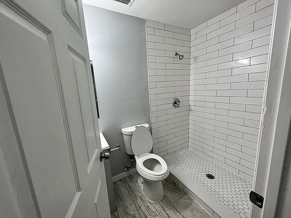 3rd image of 5637 Astor Pl