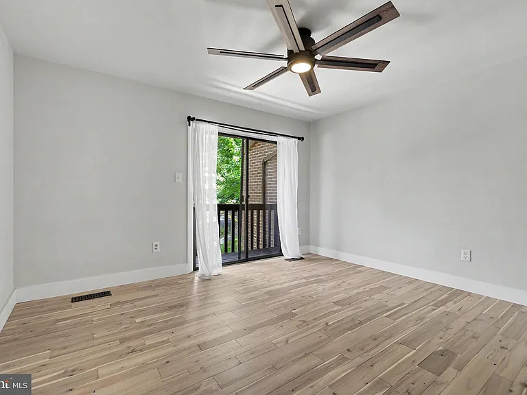 2105 Glencourse Ln — Photo 38