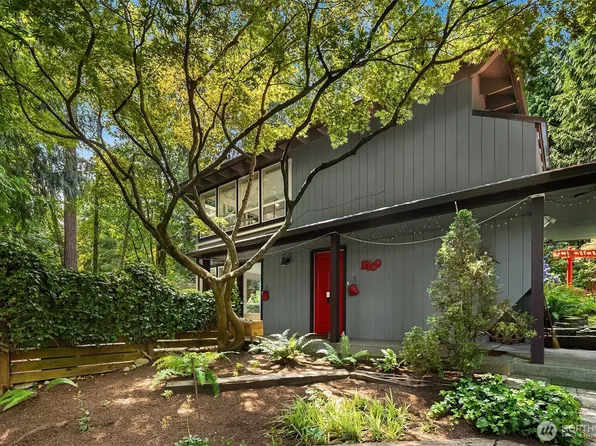 11469 Kallgren Road NE, Bainbridge Island, WA 98110