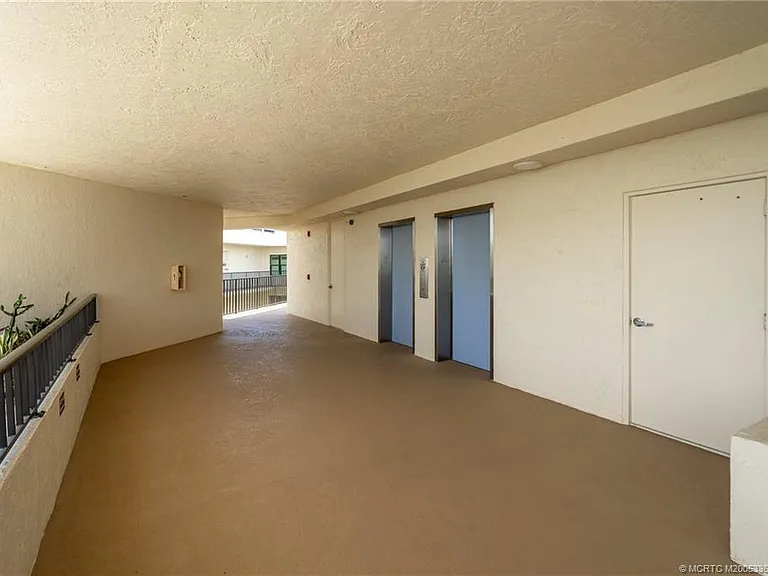 221 NE Plantation Rd #407 — Photo 13