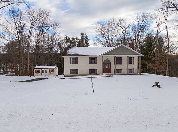 3rd image of 24 Cole Haven Ter W