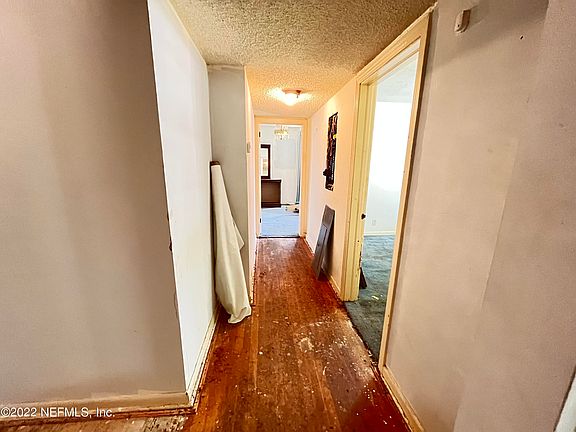 5th image of 1355 LABELLE Street N