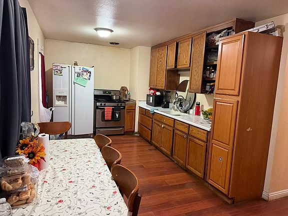 2nd image of 571 U St
