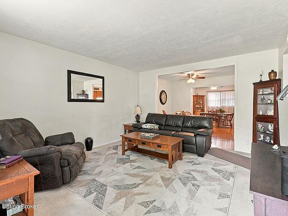 3rd image of 177 Springwood Dr