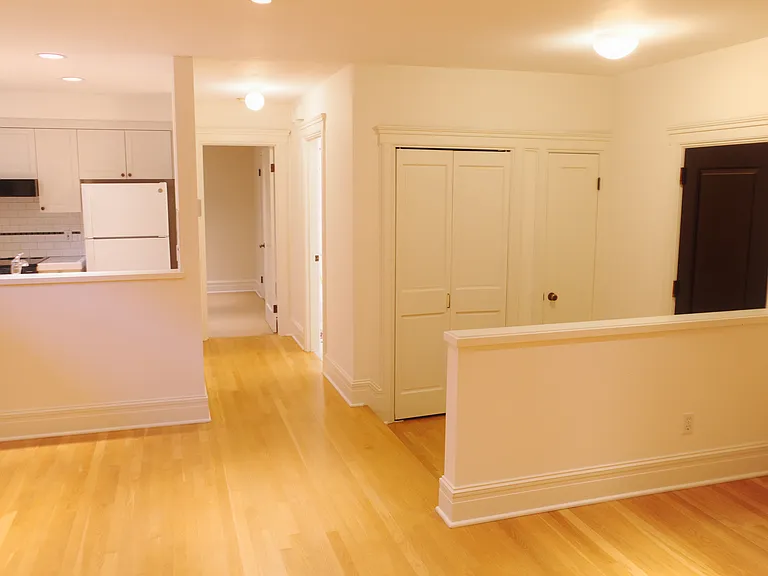 120 W Highland Dr #124 — Photo 4