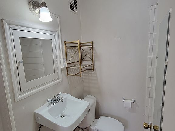 4th image of 205 E 2nd Ave #1B-1Ba-575Sqft