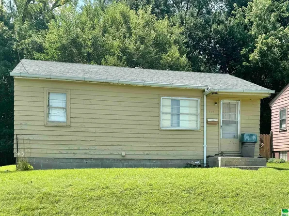 109 S Fawcett St, Sioux City, IA 51103