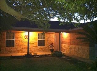 203 Meadow Ln, Brenham, TX 77833