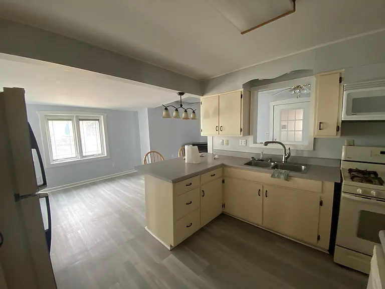 2231 Hampshire St — Photo 7