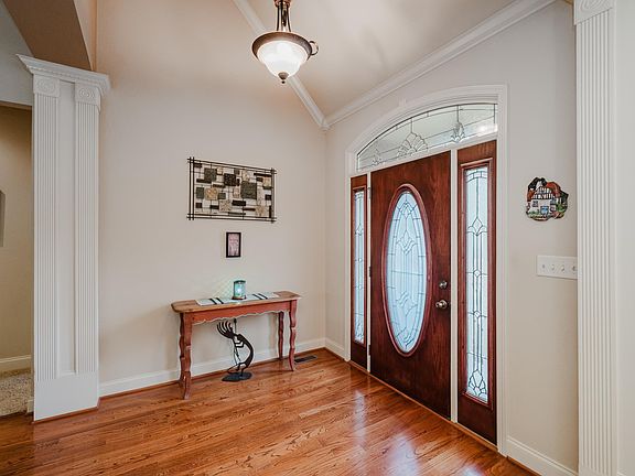 4th image of 324 Falliston Ct