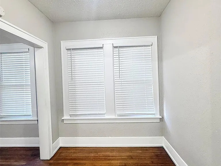 1126 Berthea St #7 — Photo 6