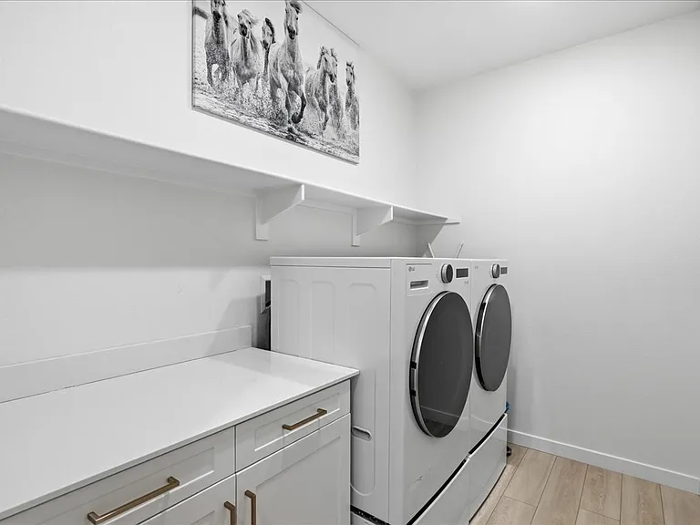 23768 Wilcox Dr — Photo 15