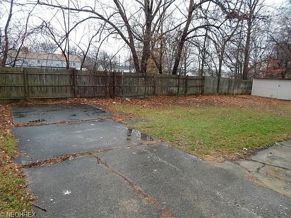 4th image of 805 W 23rd St