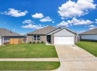 1538 S 31st St, Broken Arrow, OK 74014