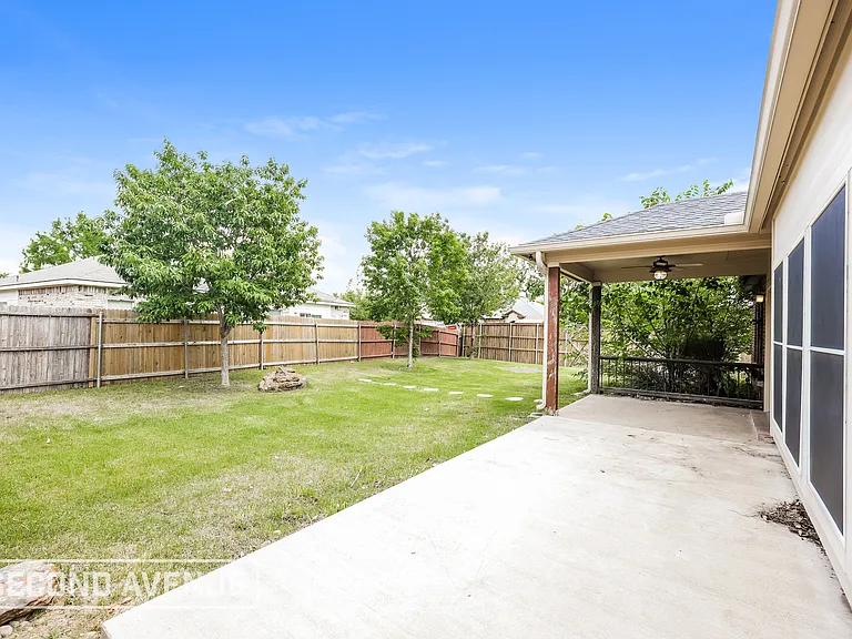 100 Clark Dr — Photo 20