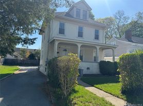 61 Nassau Ave, Glen Cove, NY