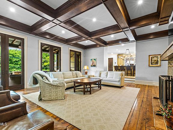 5th image of 1917 Oakleigh Way