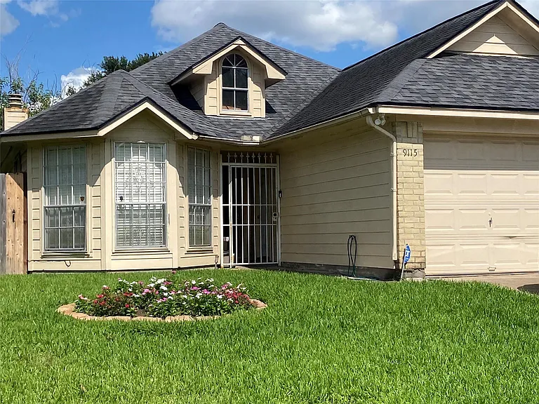 9115 Kindlewood Dr — Photo 1
