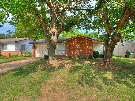 3rd image of 221 Atterberry Dr