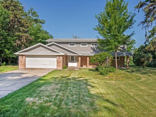 9S104 Aero Dr, Naperville, IL 60564