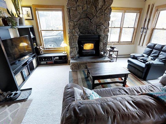 2nd image of 730 Wapiti Dr APT 3
