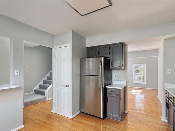 5th image of 5407 New London Park Dr